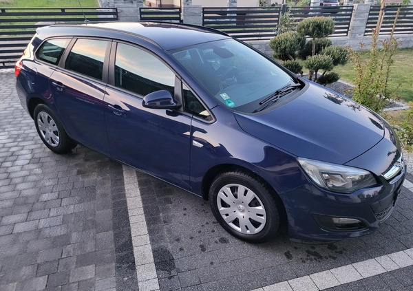 Opel Astra cena 28900 przebieg: 156000, rok produkcji 2015 z Borne Sulinowo małe 79